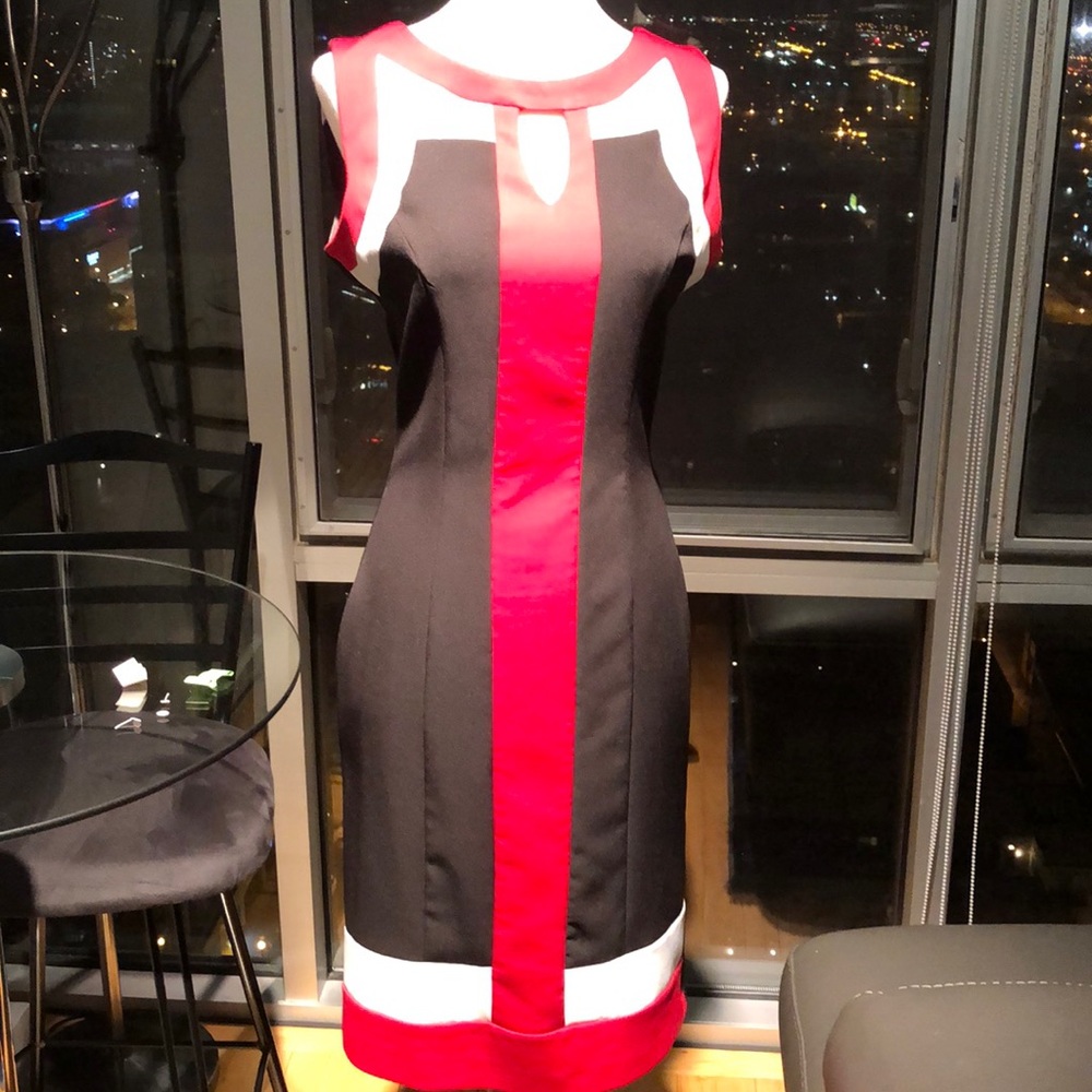 Black red white fitted stretch dress